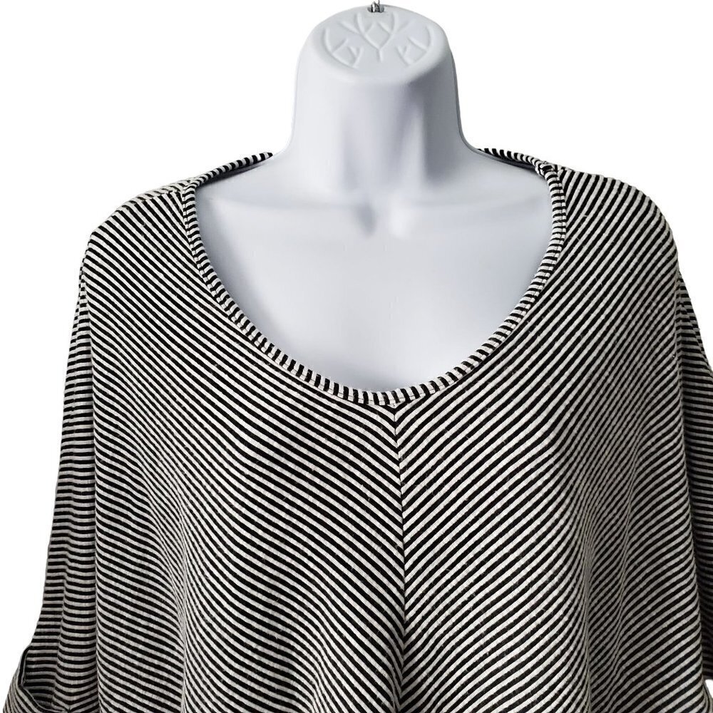 Caution to the Wind Striped Pullover V-Neck Short Sleeve Crop Top Size Medium - Picture 3 of 6
